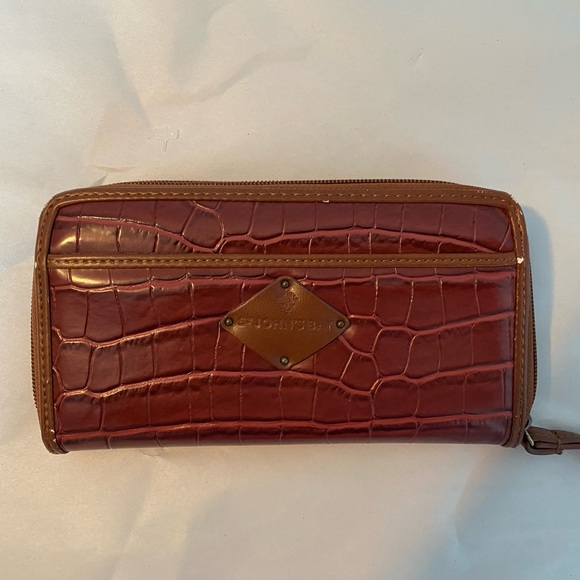 St. John’s Bay wristlet wallet. Croc leather. Gently used condition. - Picture 2 of 8